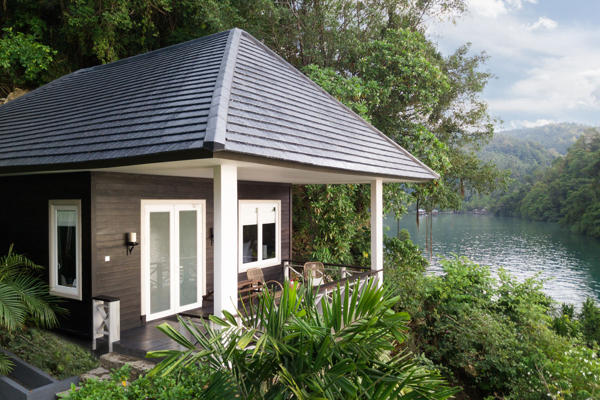 IDN_Lembeh-Resort-Luxury-Cottages-©-Lembeh-Resort-2.jpg