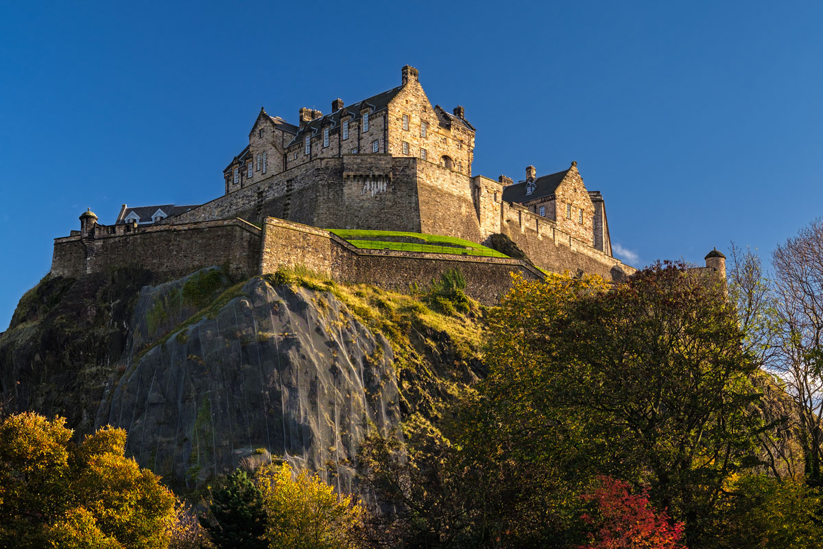 GBR_Scotland-Edinburgh-Castle-©-AdobeStock_180099449.jpg