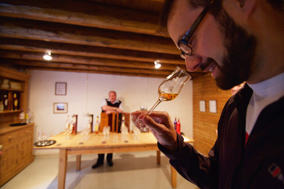 GBR_Scotland-Whisky-tasting-©-Wilderness-Scotland-5.jpg