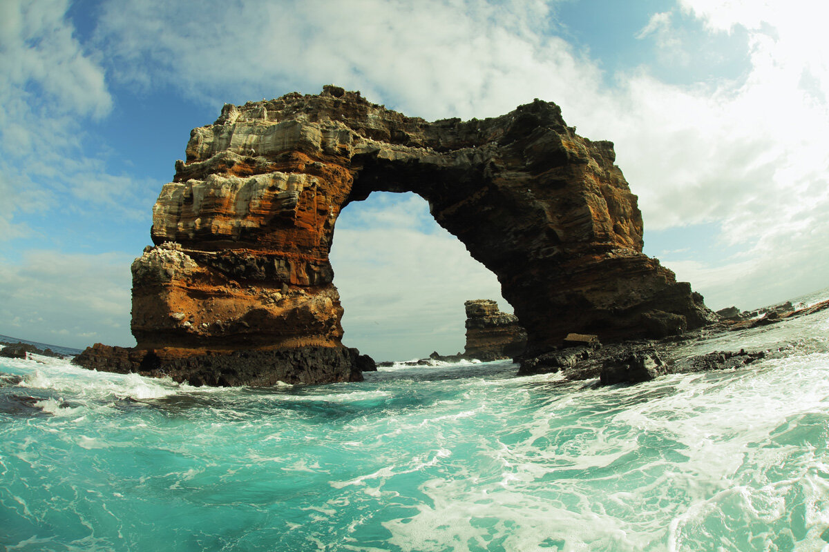 ECU_Galapagos-Darwins-Arch-©-AdobeStock_277266617.jpg