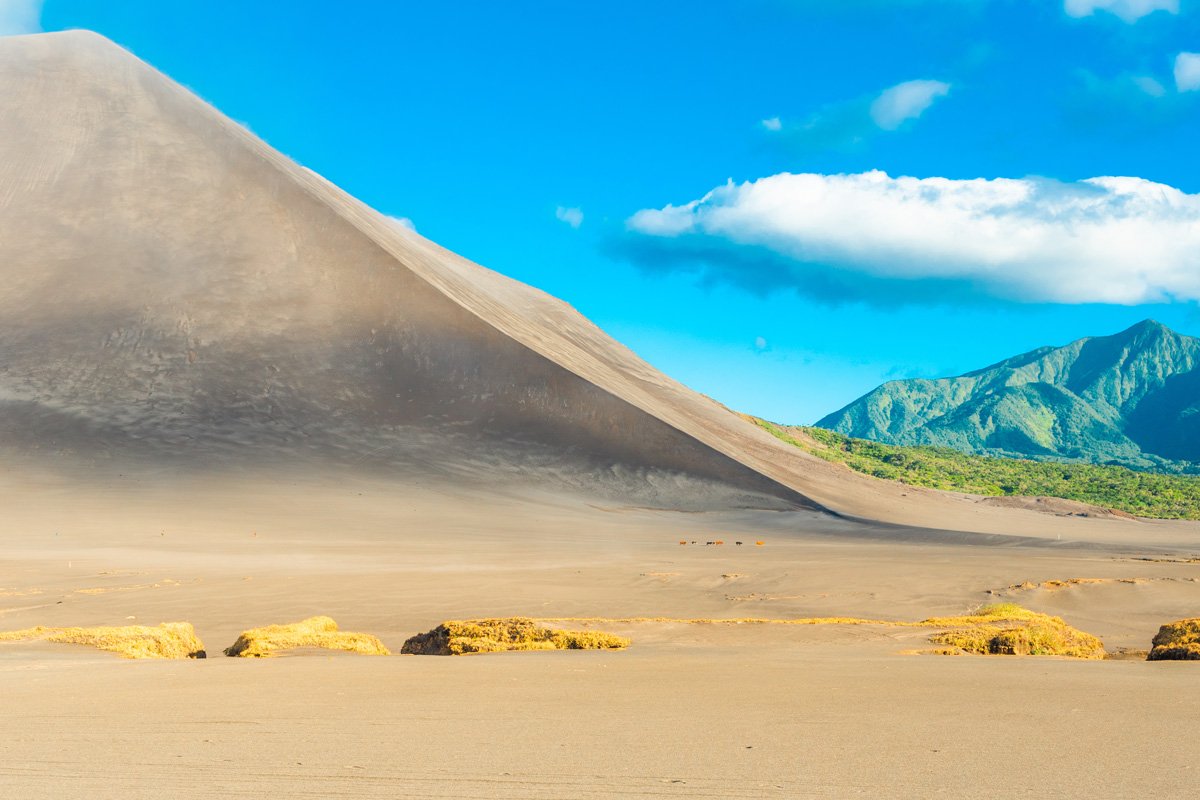 VUT_Tanna-Island-Mount-Yasur-©-AdobeStock_307471487.jpg