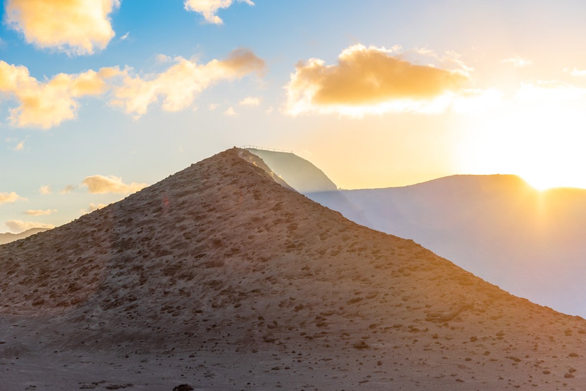 VUT_Tanna-Island-Mount-Yasur-©-AdobeStock_307472035.jpg