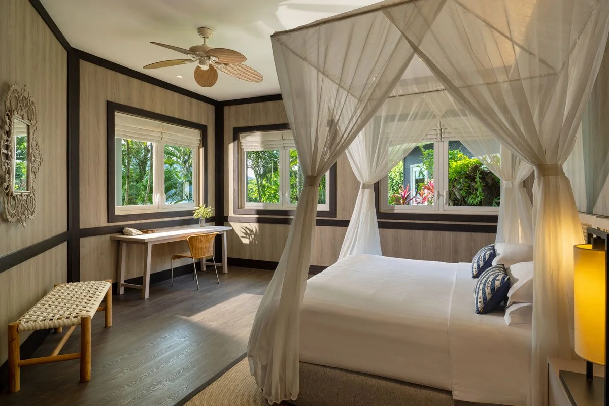 Premium-Luxury-Cottage----Bedroom_1200.jpg