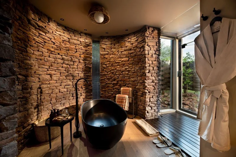 South-Africa-Phinda-Zuka-Lodge-suite-bathroom-bath-and-shower-High-Resolution-Width=5000px.jpg