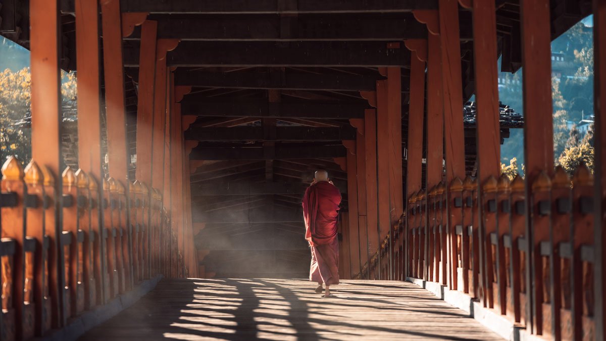 28HIMA_Bhutan © Windows of Bhutan_Cantilever-Bridge_Punakha_1200.jpg