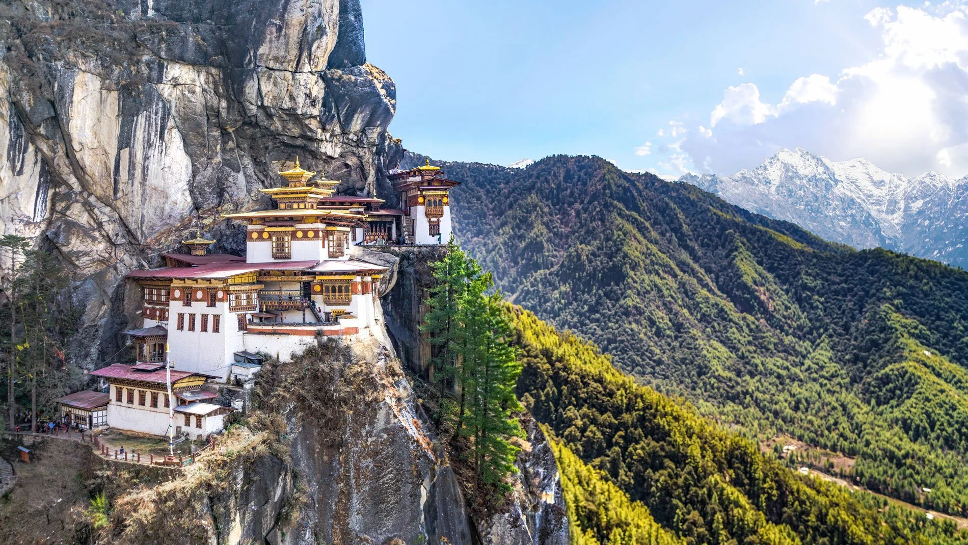 27HIMA_Bhutan-©-AdobeStock_190691523.jpg