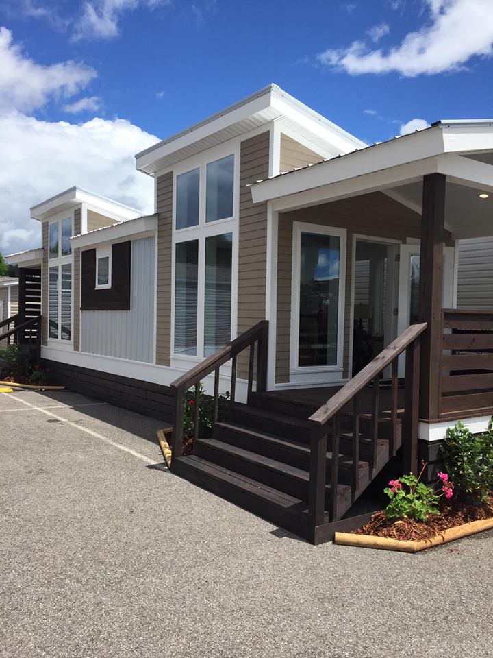 Shown with Khaki Brown siding.