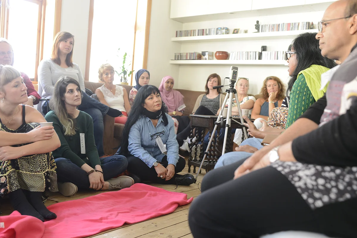  Then Shahnaz told her personal story about a love story which started thirty years earlier in Bangladesh.  