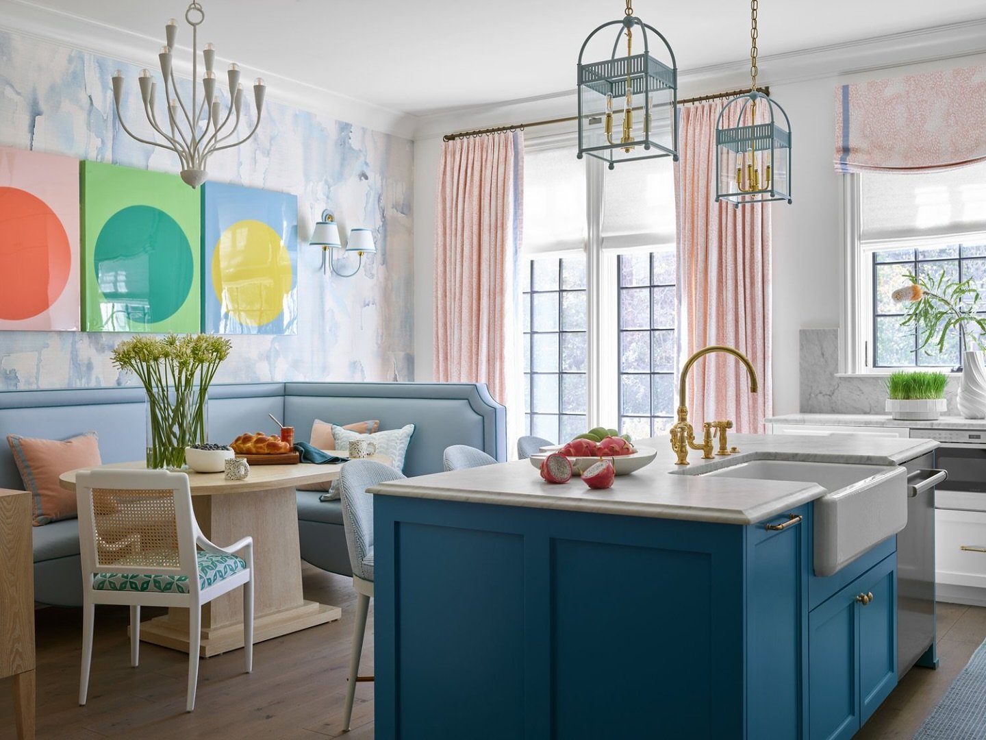 Kitchen sweetness in Atlanta as seen in this month&rsquo;s @southernhomemag 

Photo by @emilyfollowillphotographer 
Styling by @ystylestudio
