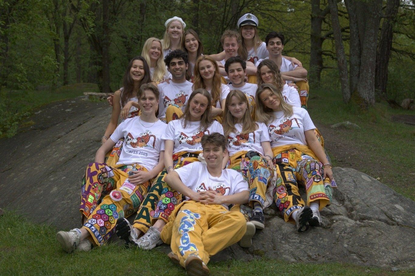 KOMPIS25.jpg