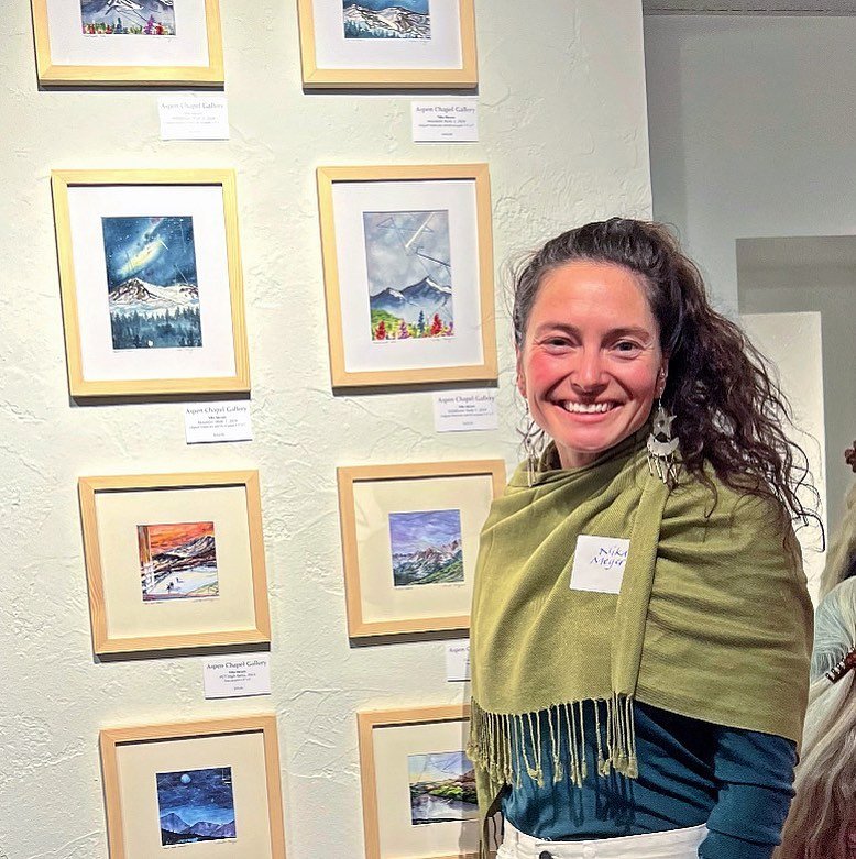 Small Wonders show @theaspenchapelgallery is up and open daily from 10am-5pm! This Saturday the 14th from 3pm-6pm they will be having an apres ski shopping event! 
🎄
I have over 9 small framed 4&rdquo;x4&rdquo; prints in 8&rdquo;x8&rdquo; fames for 