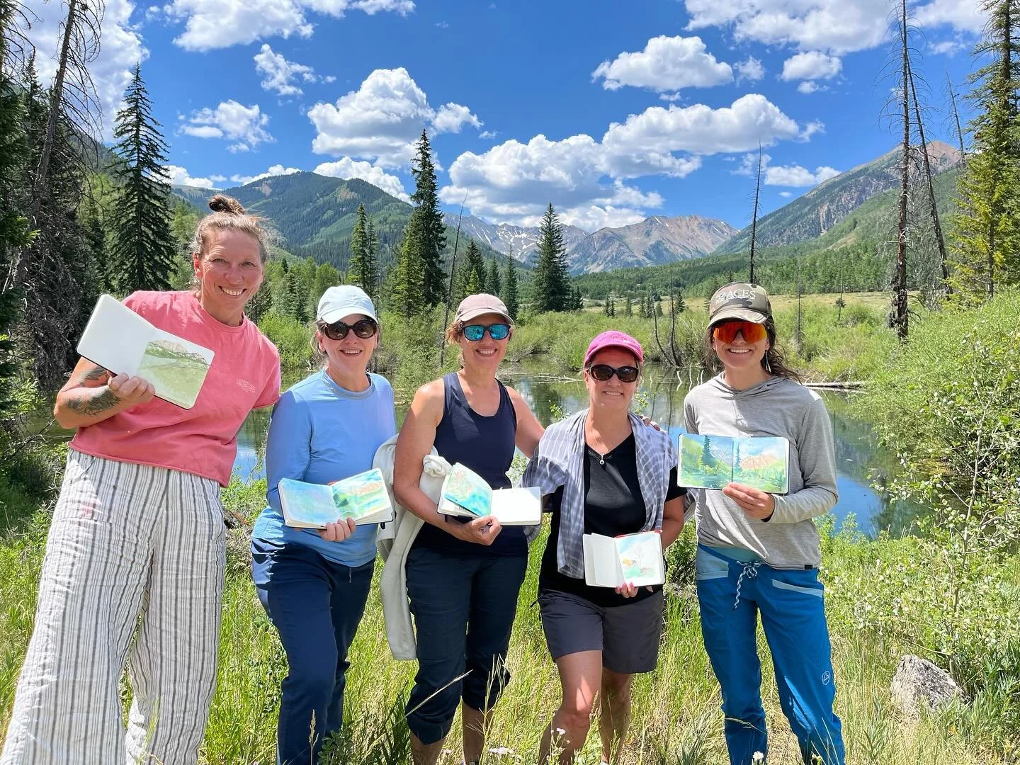 Such a wonderful day painting along side amazing humans on a Wild Watercolor Hike! I love teaching Plein air painting techniques while being inspired by the participants and the landscape. 
.
Thank you @acesaspen for hosting this class and for all wh