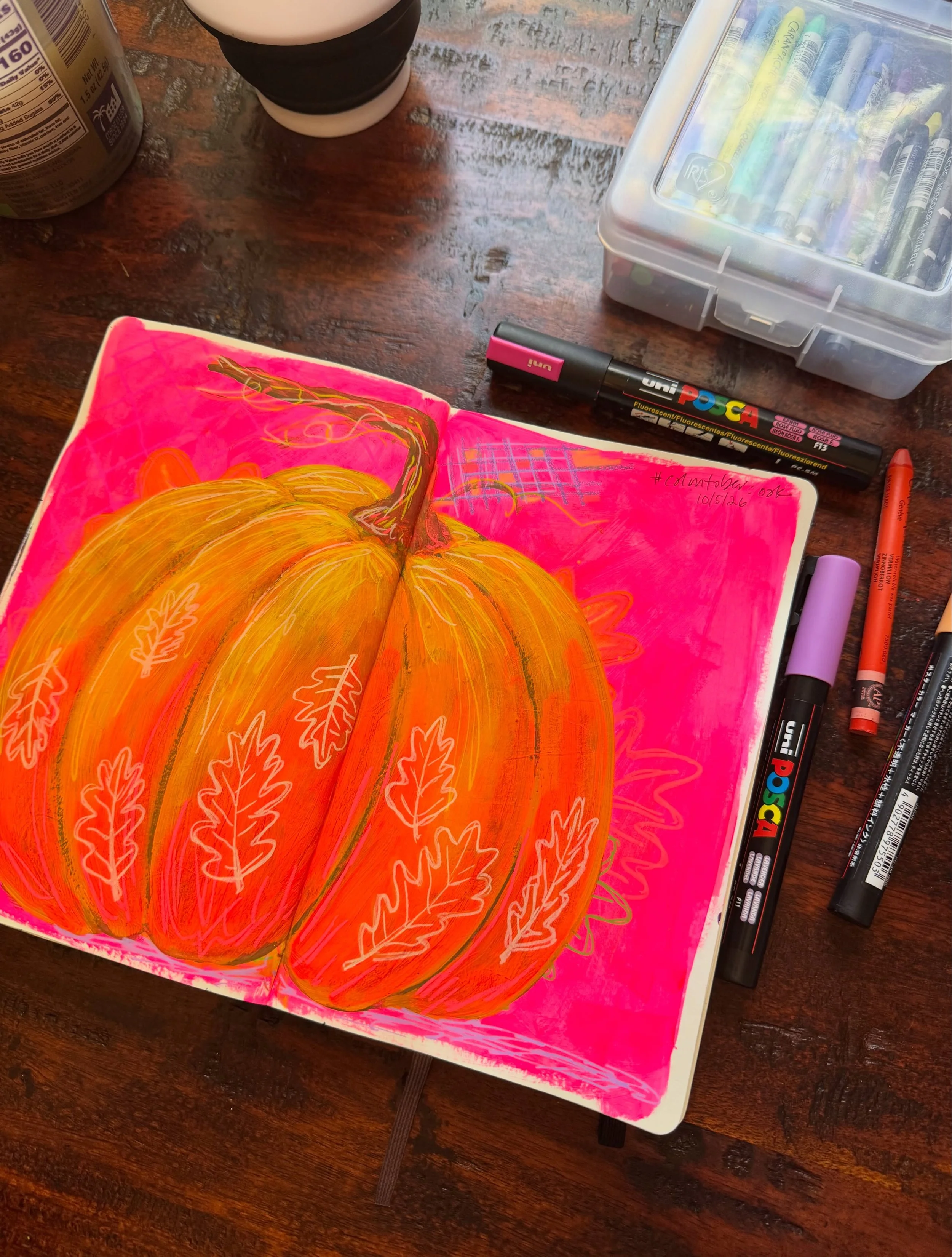 Day 2 of #calmtober26: oak

I didn&rsquo;t like my first attempt so I painted a pumpkin over 🎃