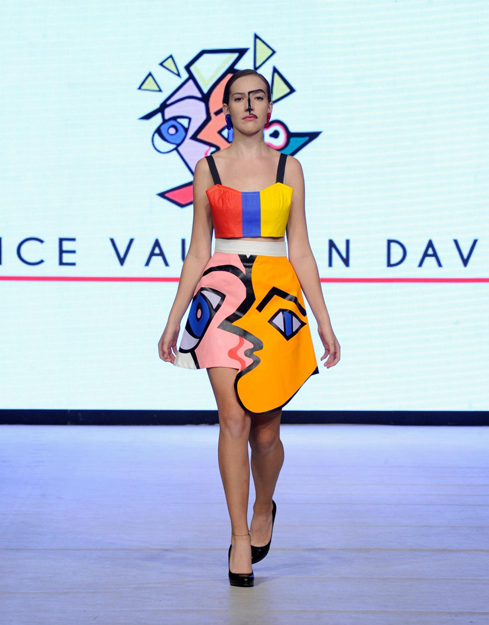 Look 9 - Justin Skirt Primary Bustier © 2017