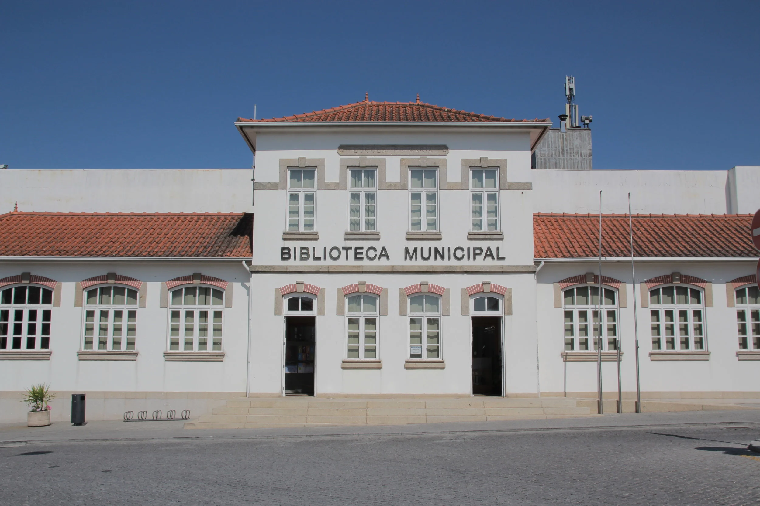 Biblioteca Municipal - Lousada.jpg