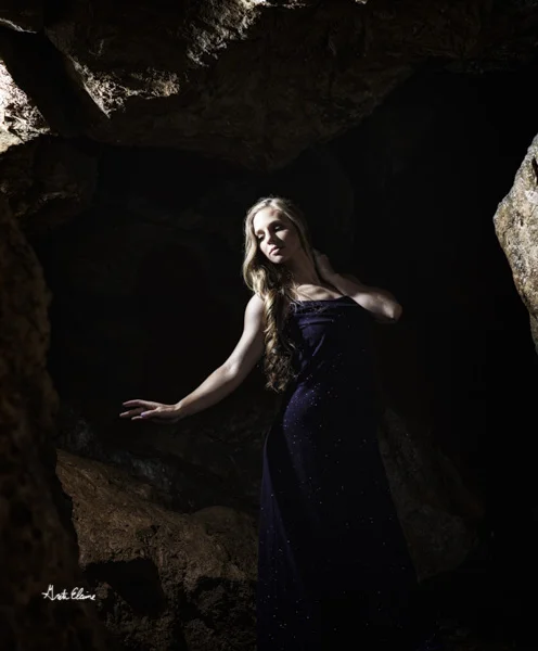 Model: Kayla