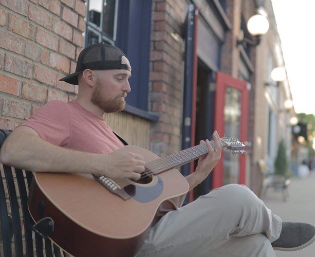 Saturday Night (6p): we welcome back @Matt_Nestor_Music to our stage as he brings together an eclectic blend of multiple genres for a great live performance 🎵🎶

See you then!