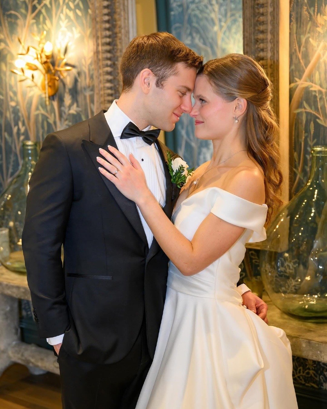 The magic &amp; the moment ✨

There&rsquo;s something sacred about this part of the day. 

The ceremony music, the stillness, the love and excitement felt by everyone in the room.

Let us help you design a celebration that captures your love story an