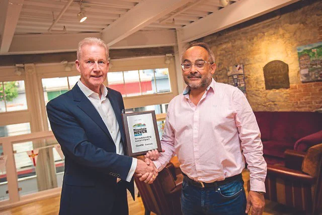 Nigel receives Award