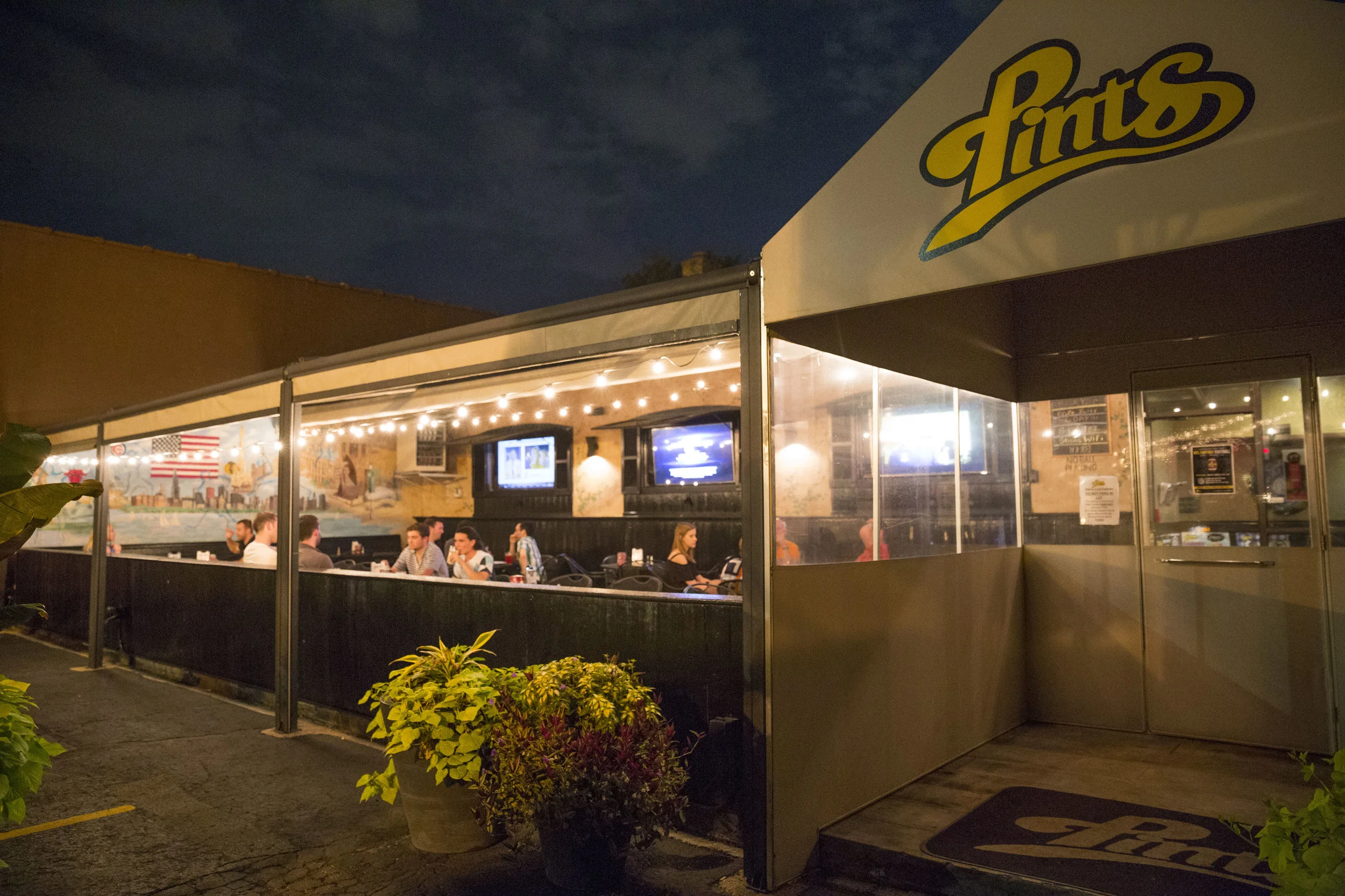 Photo by Marielle Decena Pints near downtown Elmhurst sports a popular beer garden which has played host to EC events in the past.