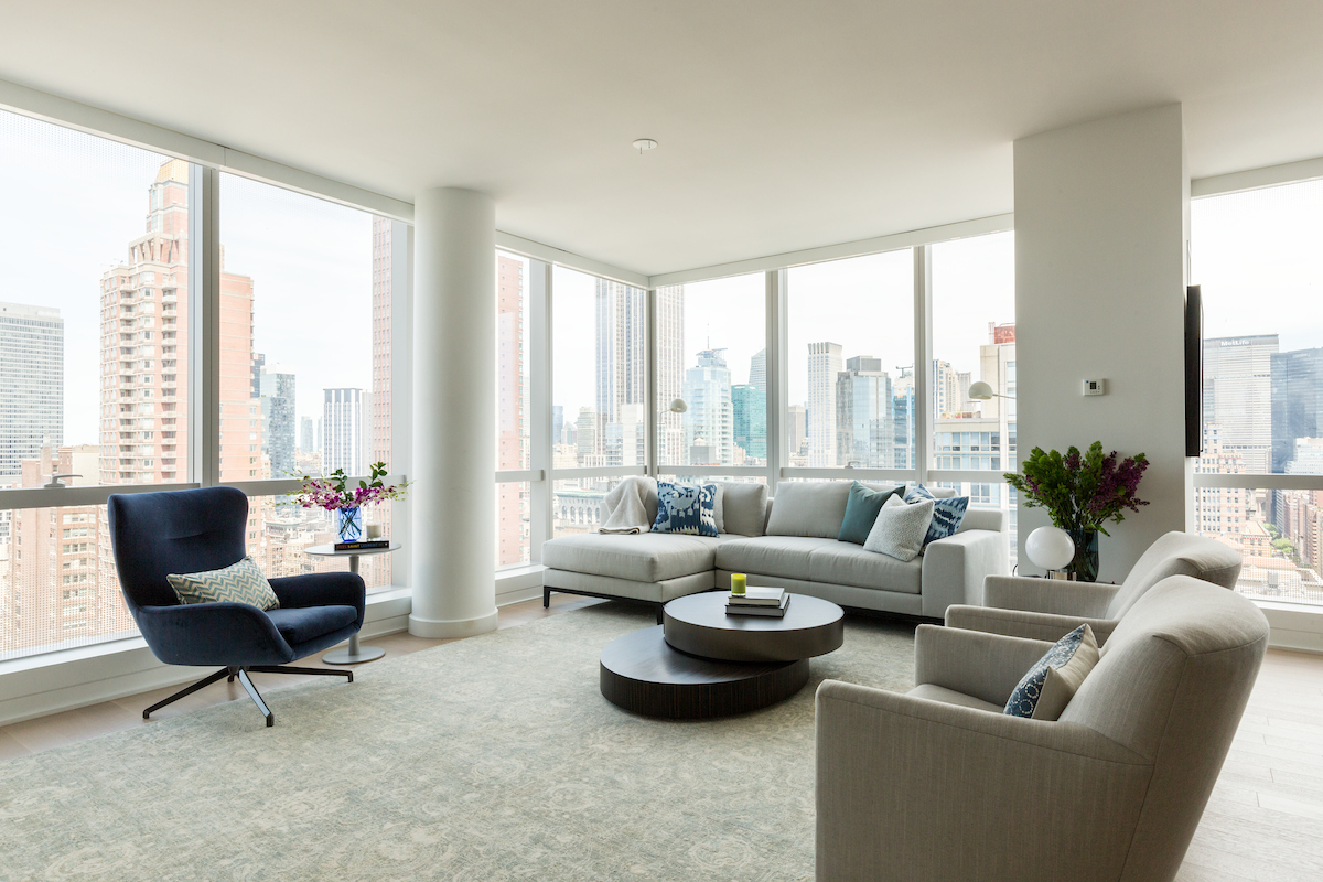 It's all about the views in this Park Ave apartment.