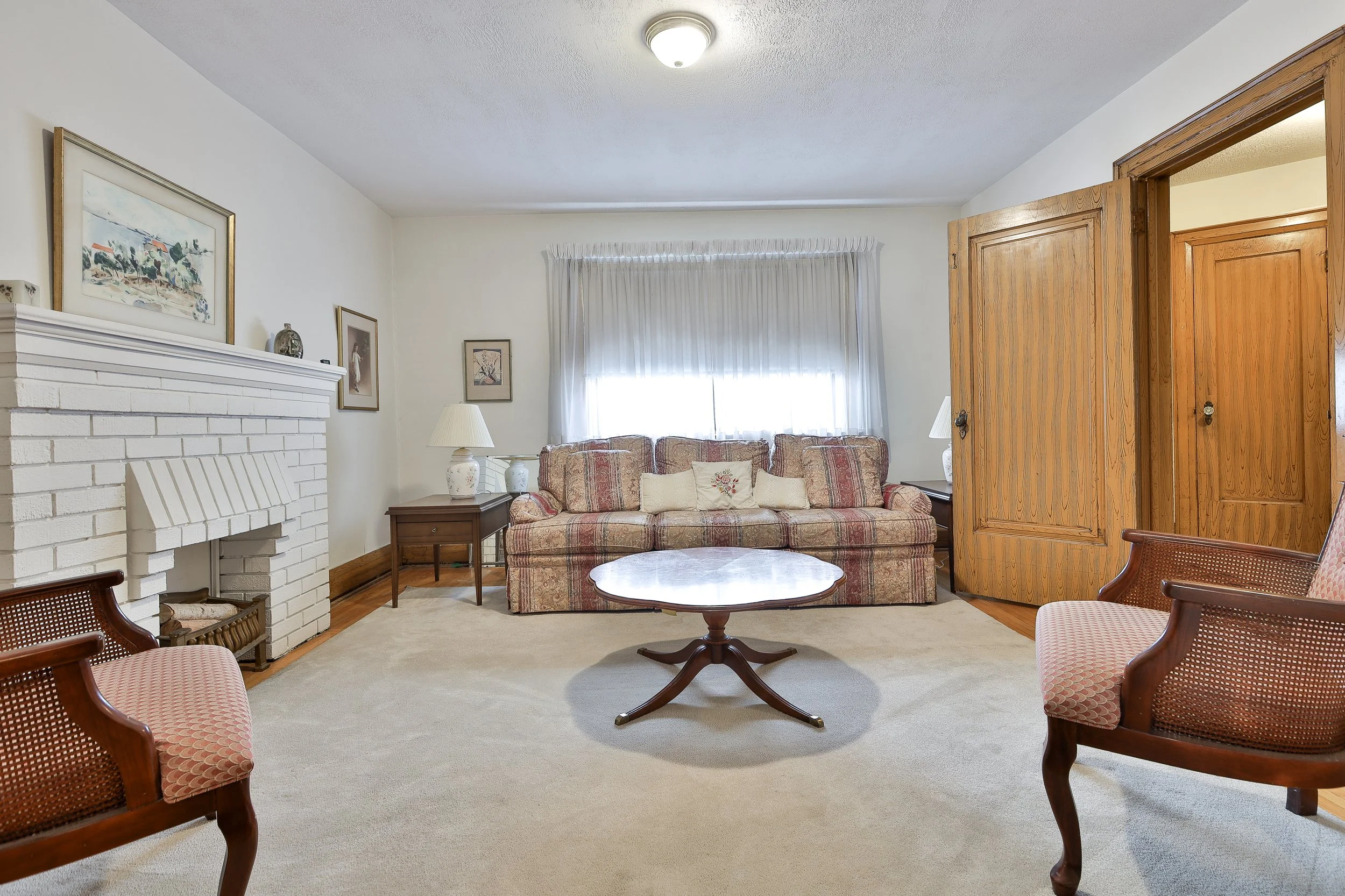 528 Soudan Ave-7.jpg