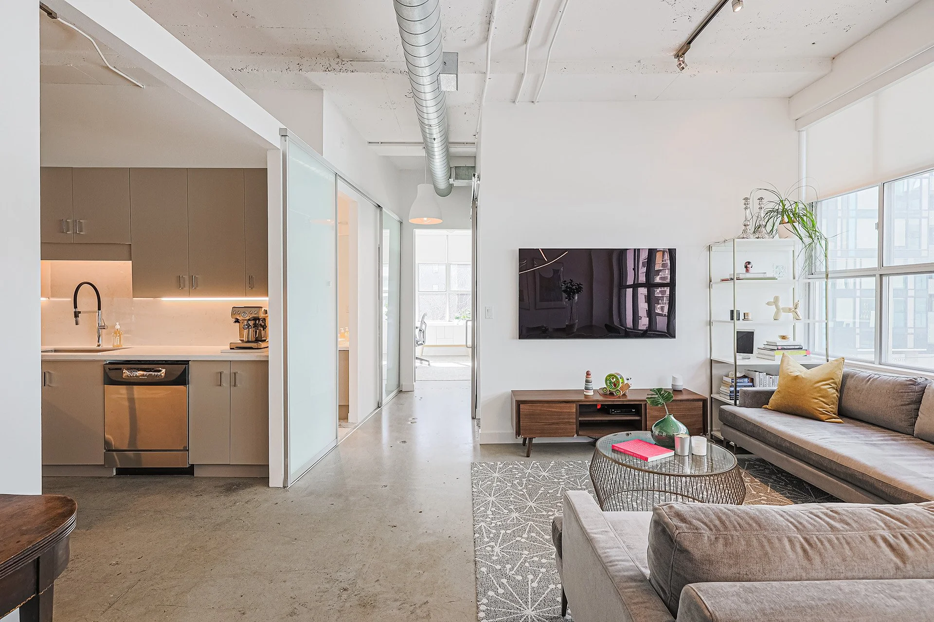 306-188 Eglinton Avenue East-22.jpg