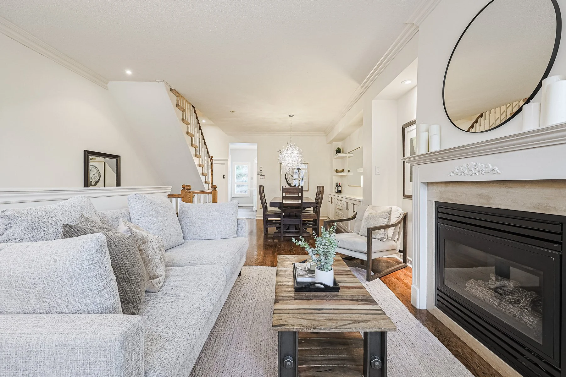36A-6 Mendota Rd MLS-11.jpg