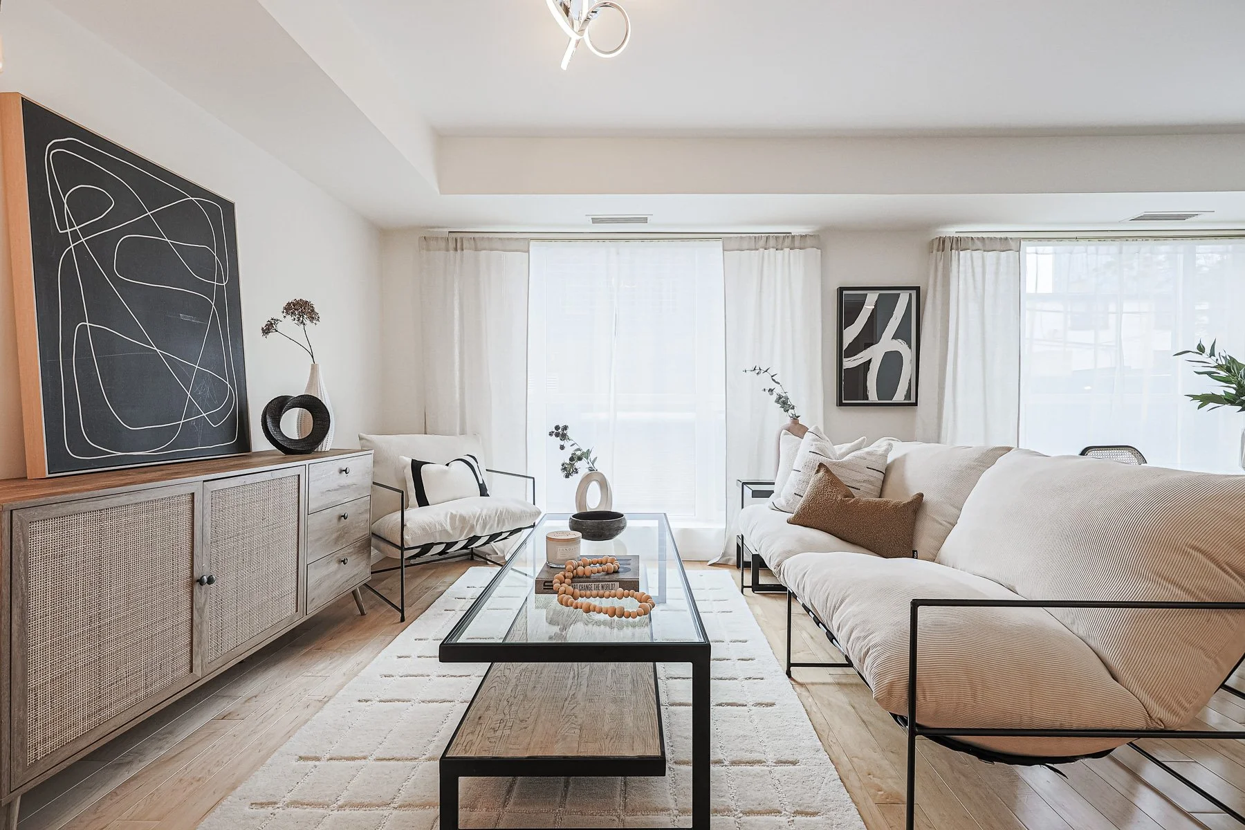 218-18 Beverley St MLS-17.jpg