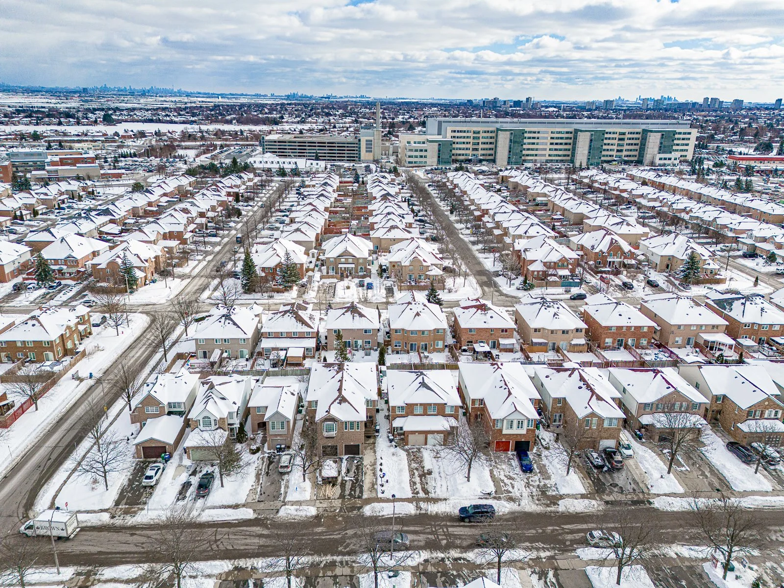 10 Cordgrass Cres MLS-13.jpg