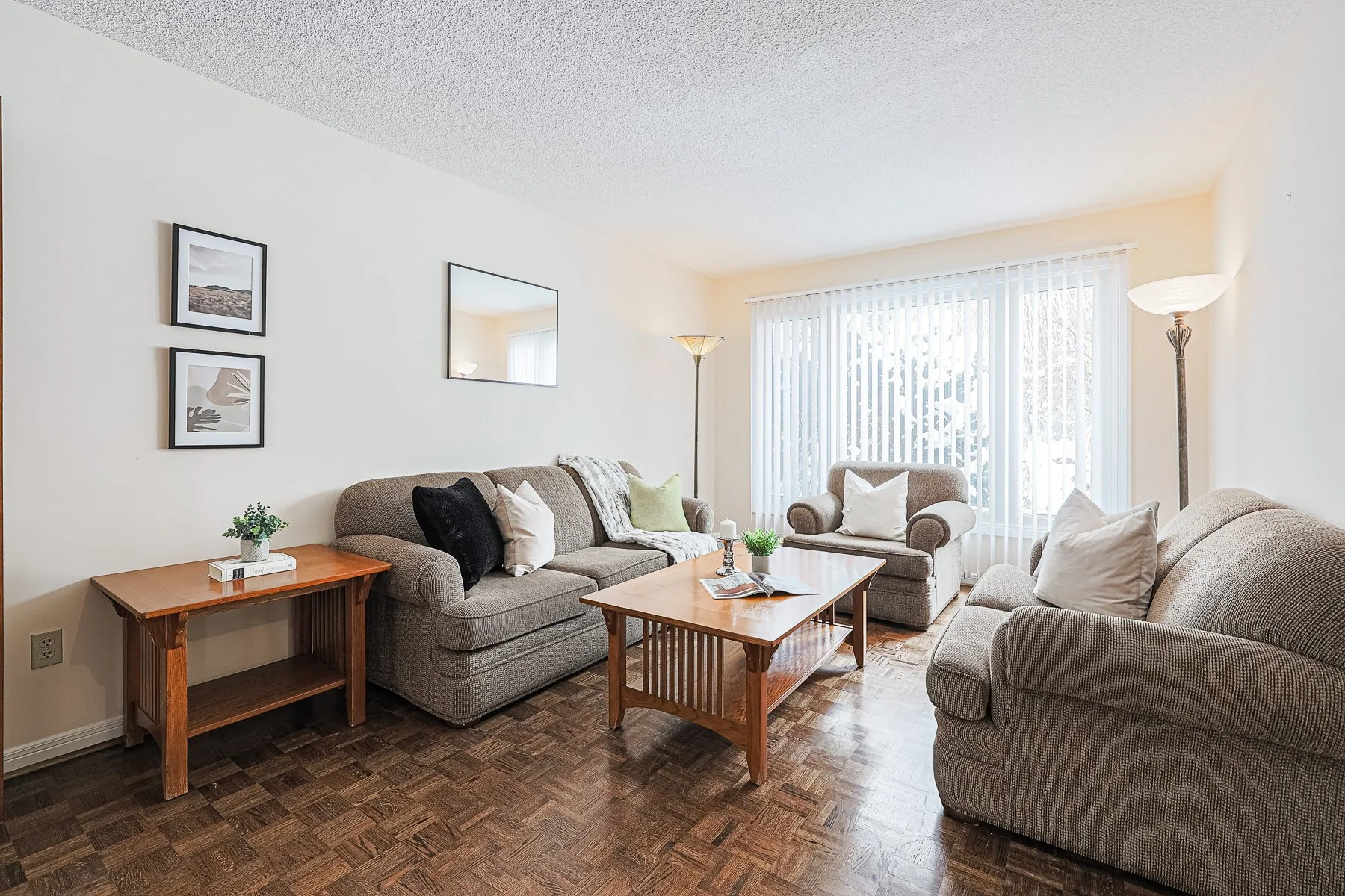 14 Evergreen Cres MLS-17.jpg