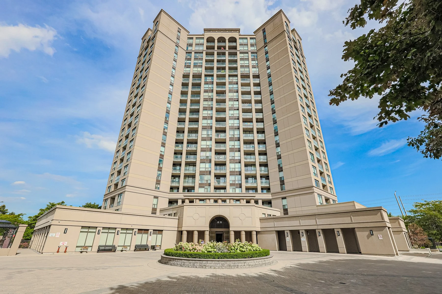 1401-220 Forum Dr MLS-3.jpg