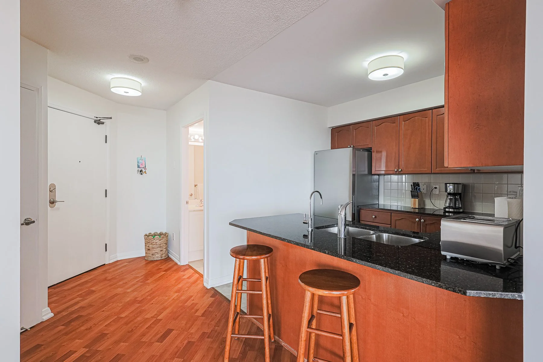 1401-220 Forum Dr MLS-14.jpg