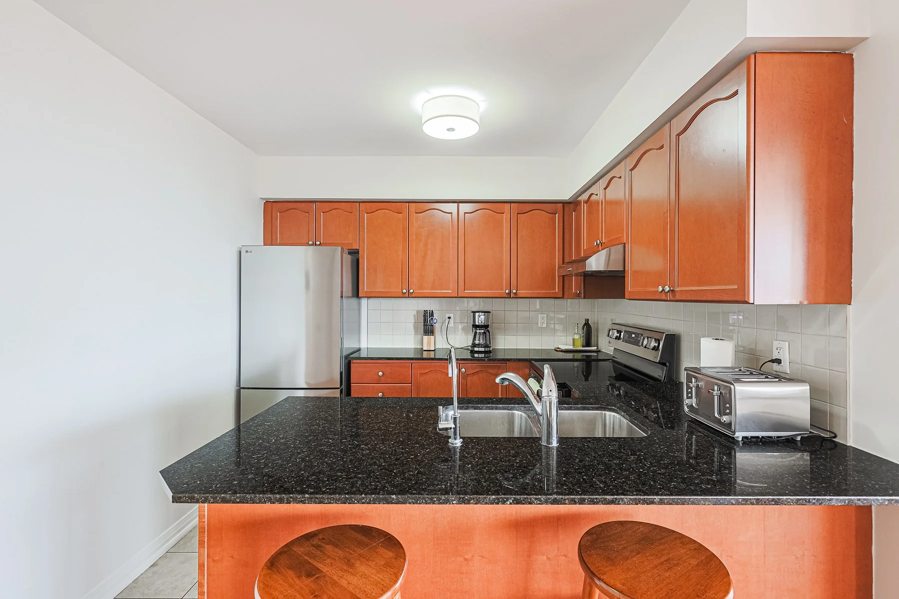 1401-220 Forum Dr MLS-15.jpg