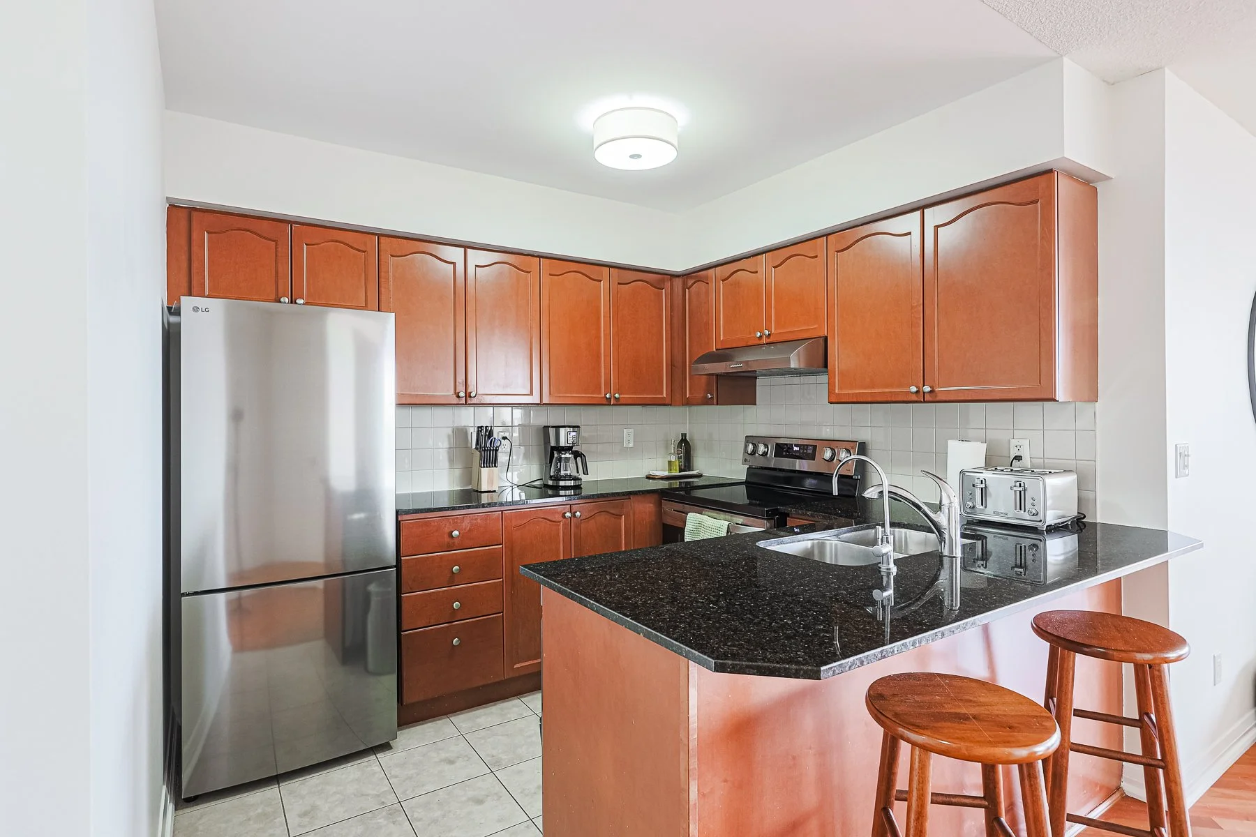 1401-220 Forum Dr MLS-16.jpg