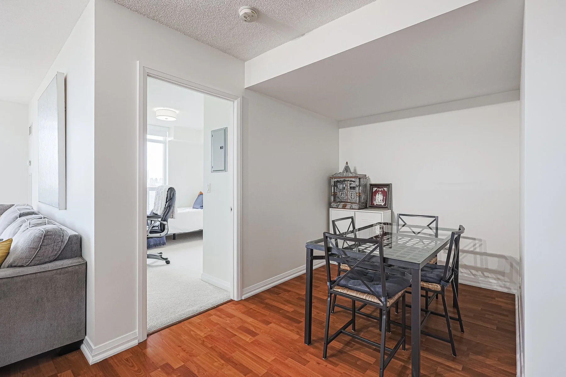 1401-220 Forum Dr MLS-23.jpg