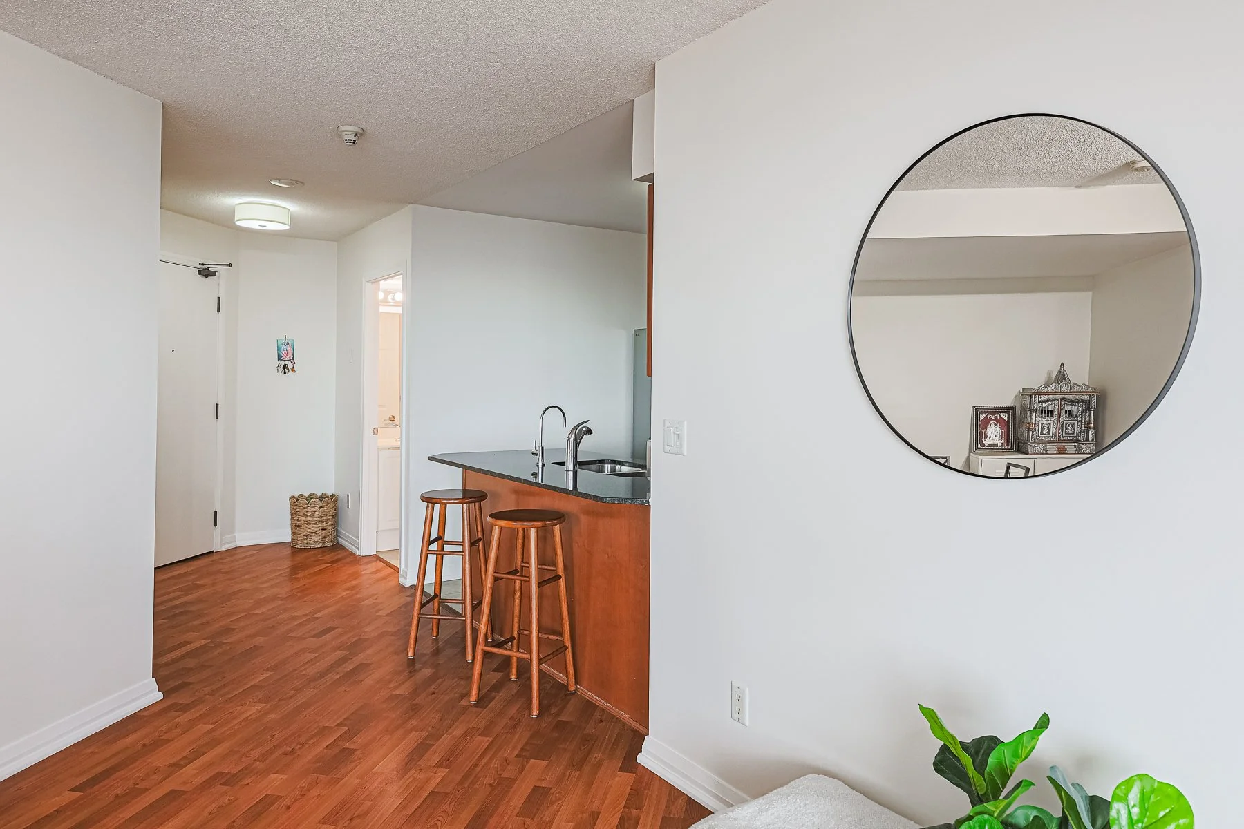 1401-220 Forum Dr MLS-26.jpg