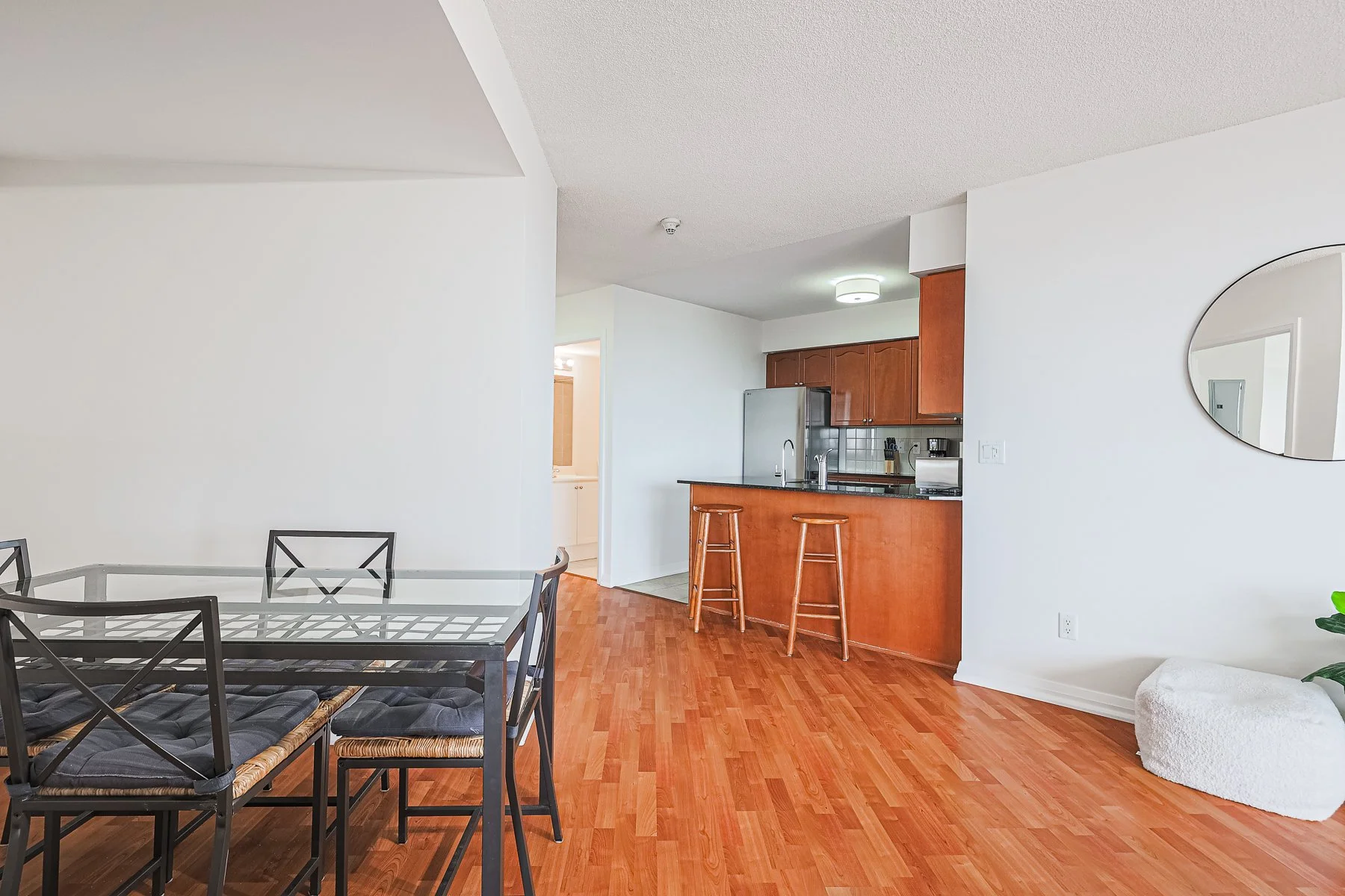 1401-220 Forum Dr MLS-28.jpg