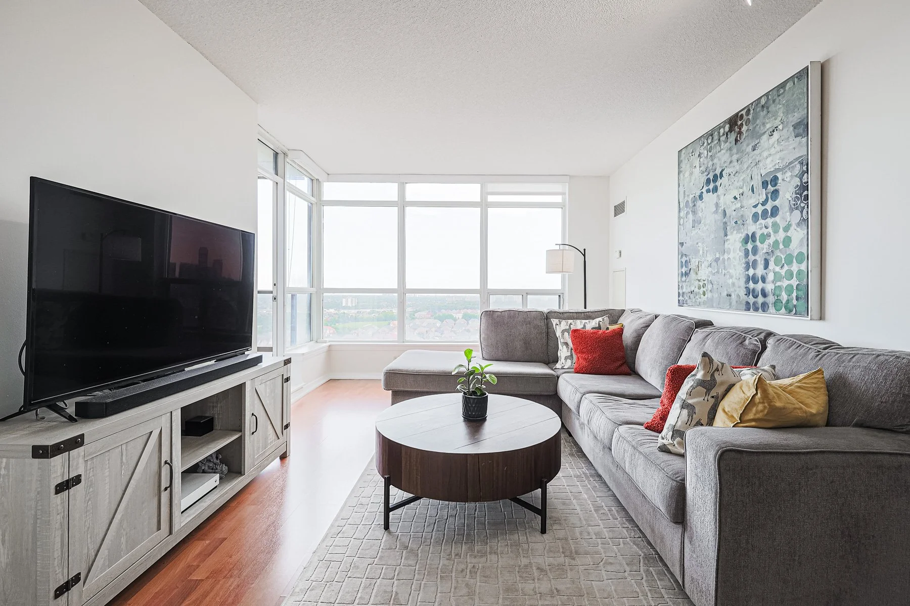 1401-220 Forum Dr MLS-32.jpg