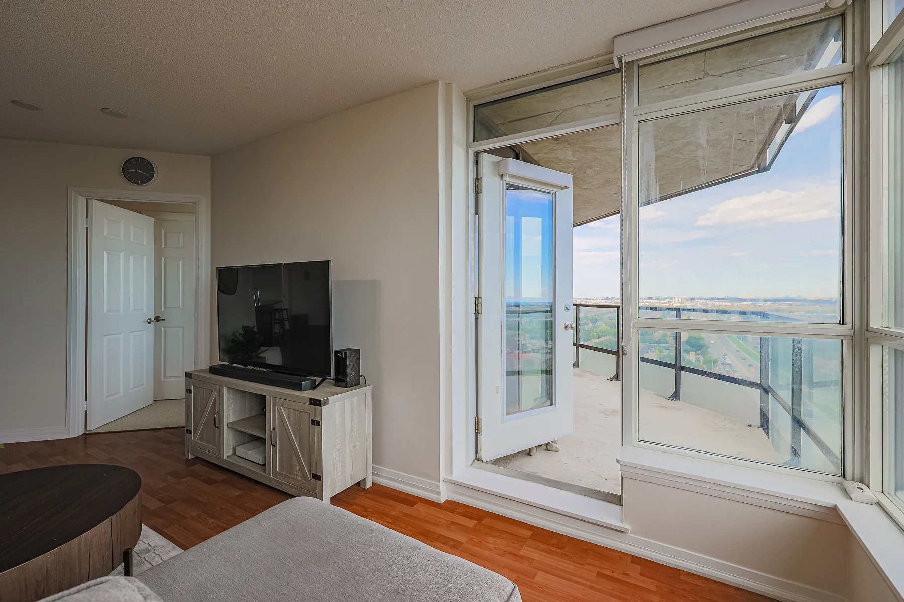 1401-220 Forum Dr MLS-37.jpg