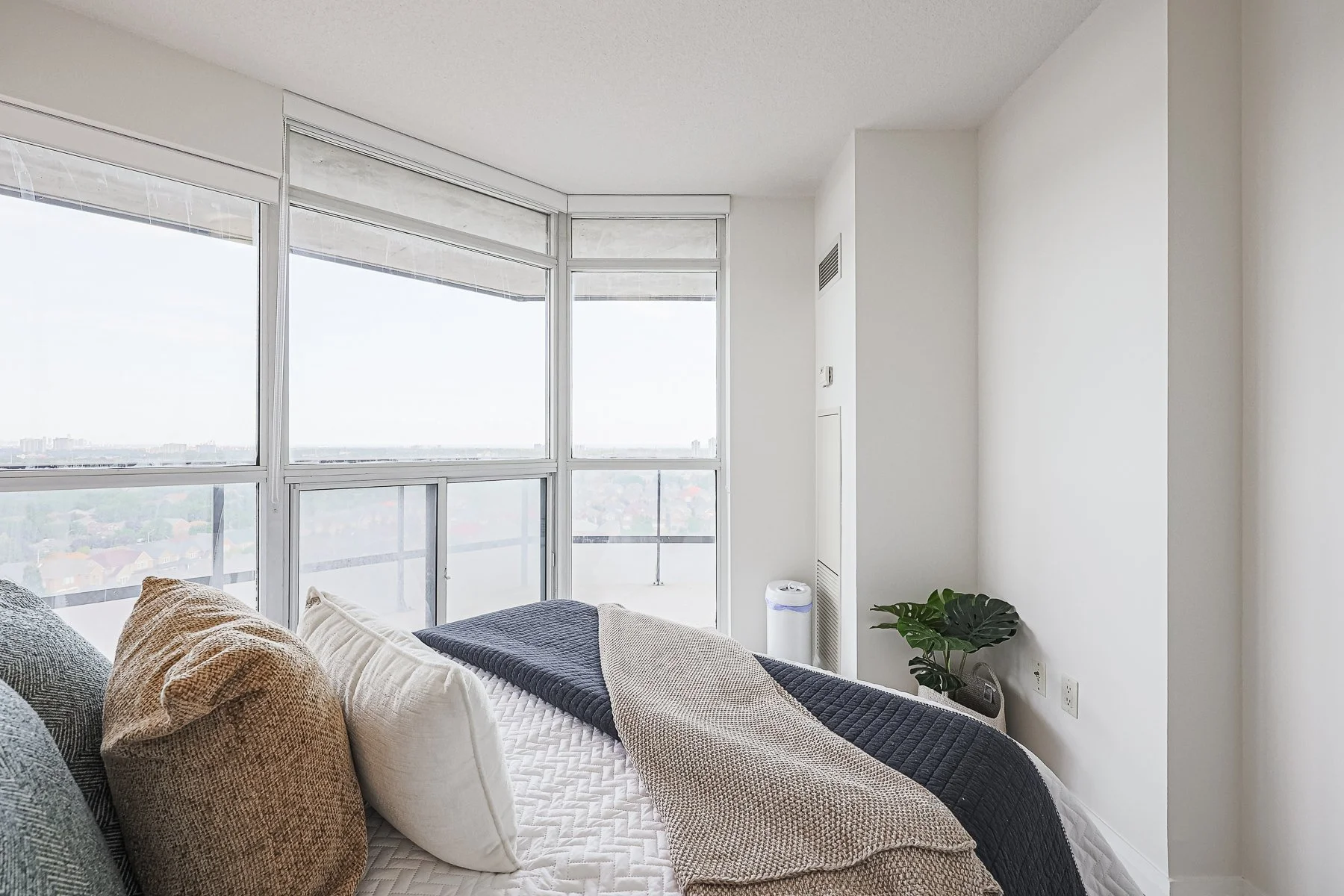 1401-220 Forum Dr MLS-46.jpg