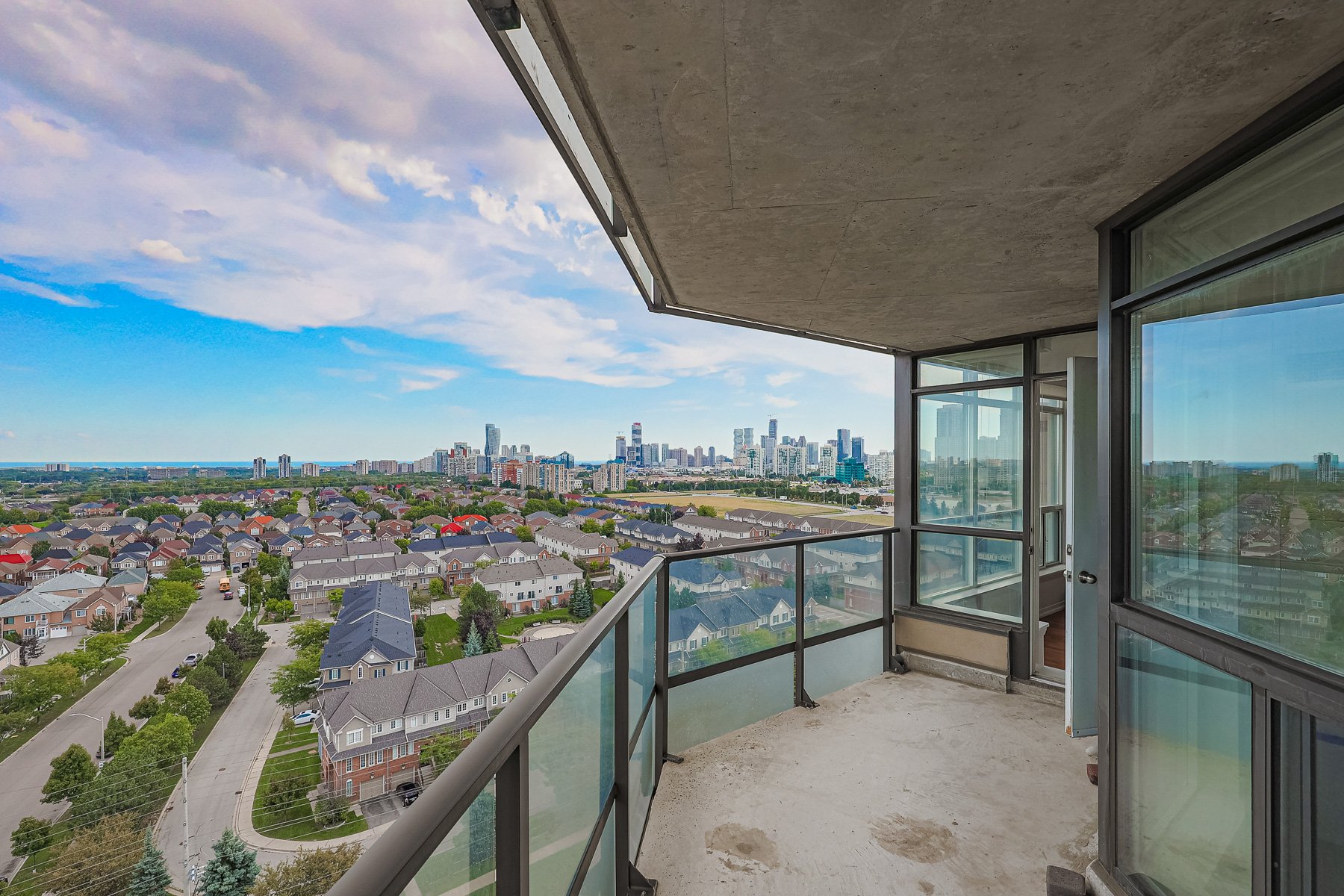 1401-220 Forum Dr MLS-53.jpg