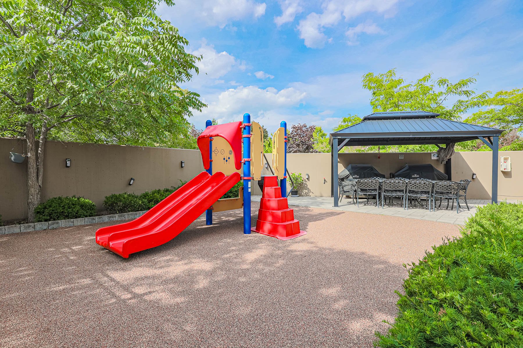 1401-220 Forum Dr MLS-65.jpg