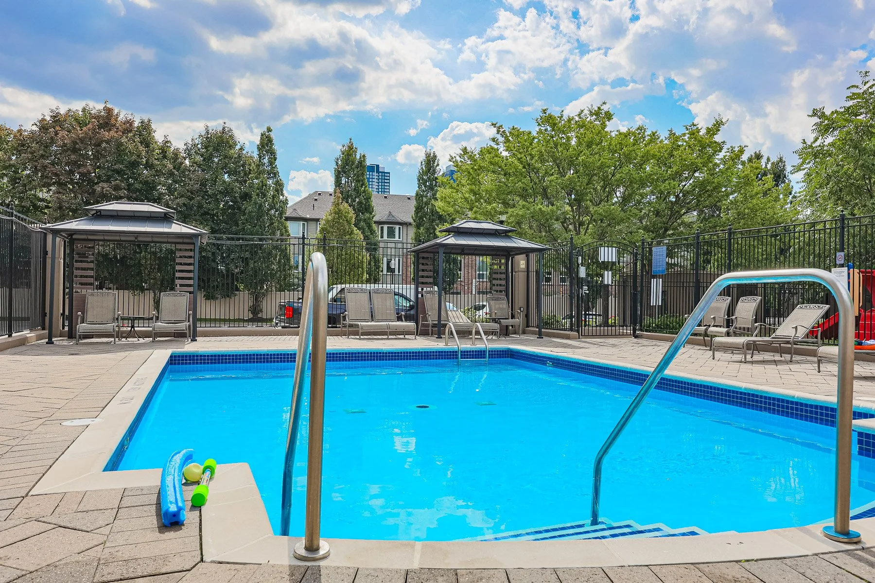 1401-220 Forum Dr MLS-67.jpg