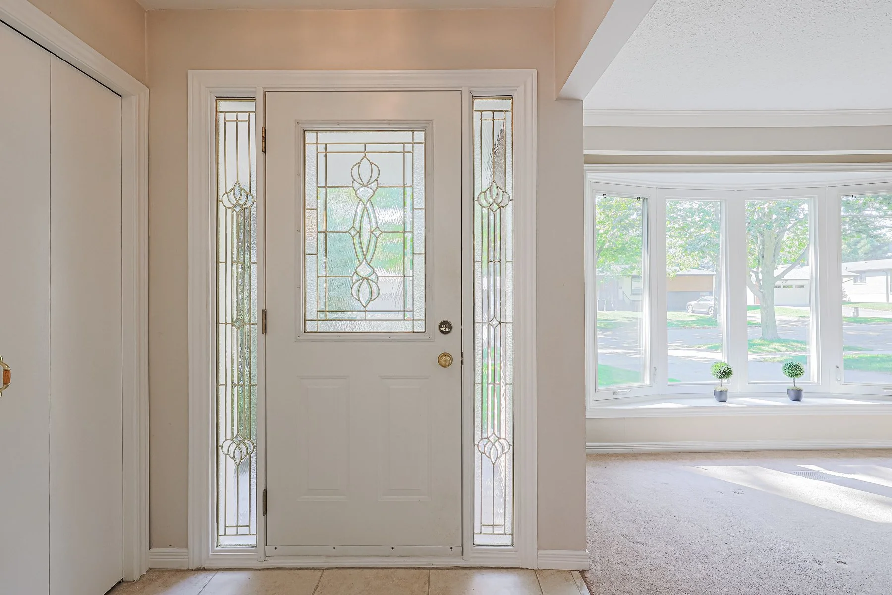 958 Fletcher Valley Crescent MLS-8.jpg