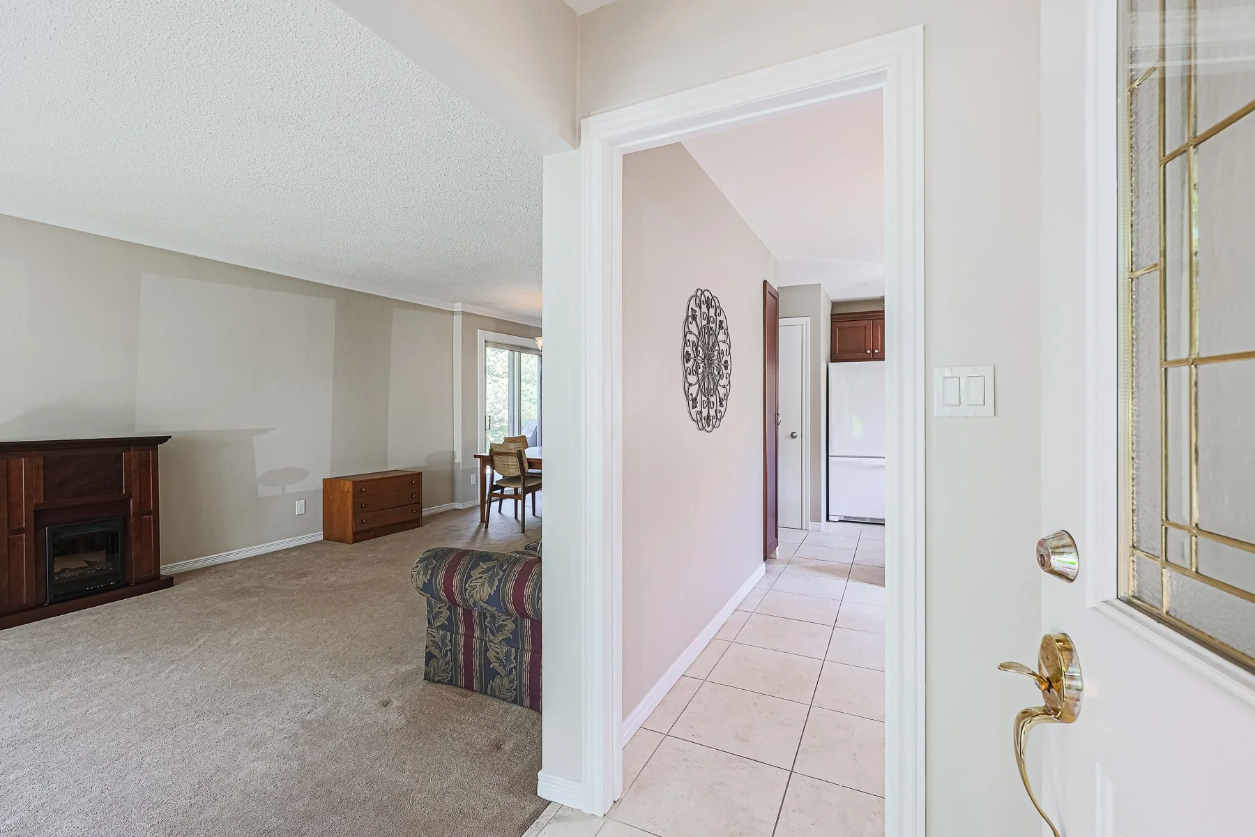 958 Fletcher Valley Crescent MLS-10.jpg