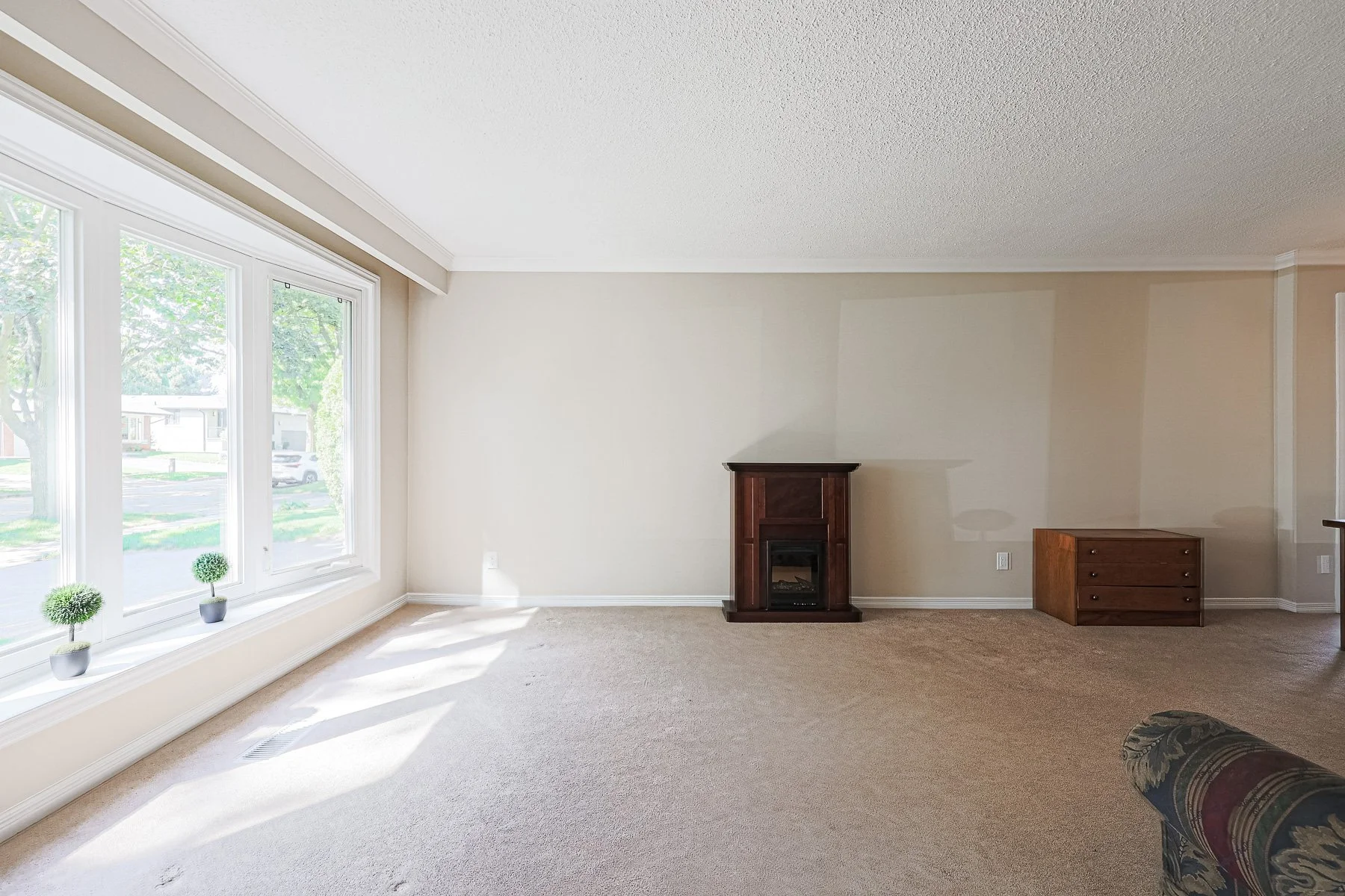 958 Fletcher Valley Crescent MLS-12.jpg