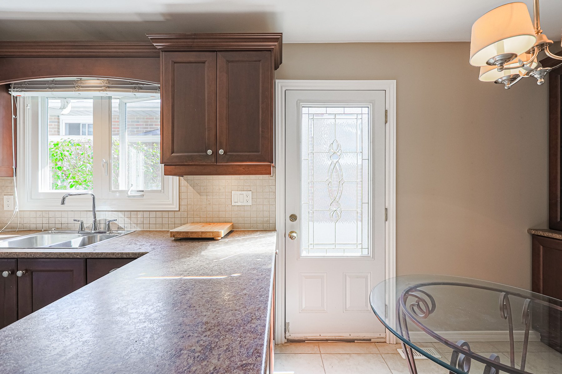 958 Fletcher Valley Crescent MLS-31.jpg