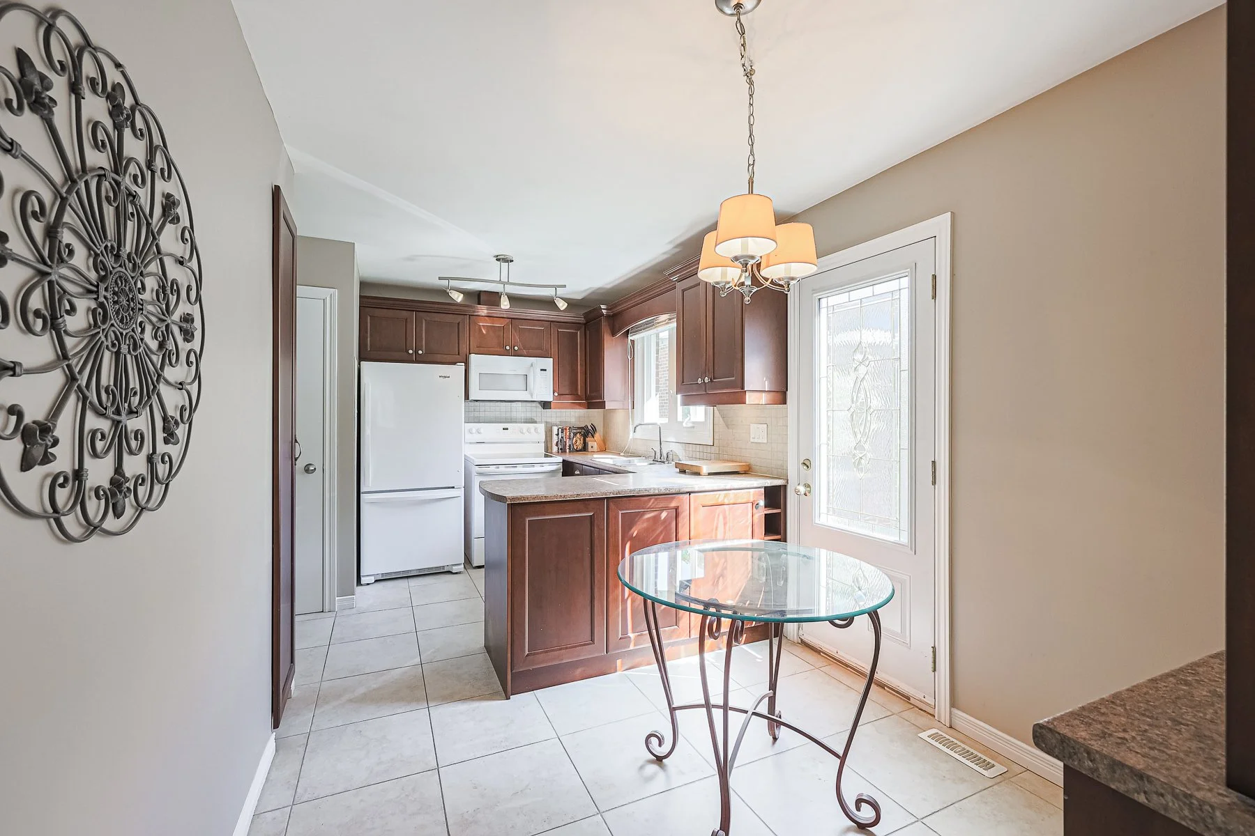 958 Fletcher Valley Crescent MLS-32.jpg