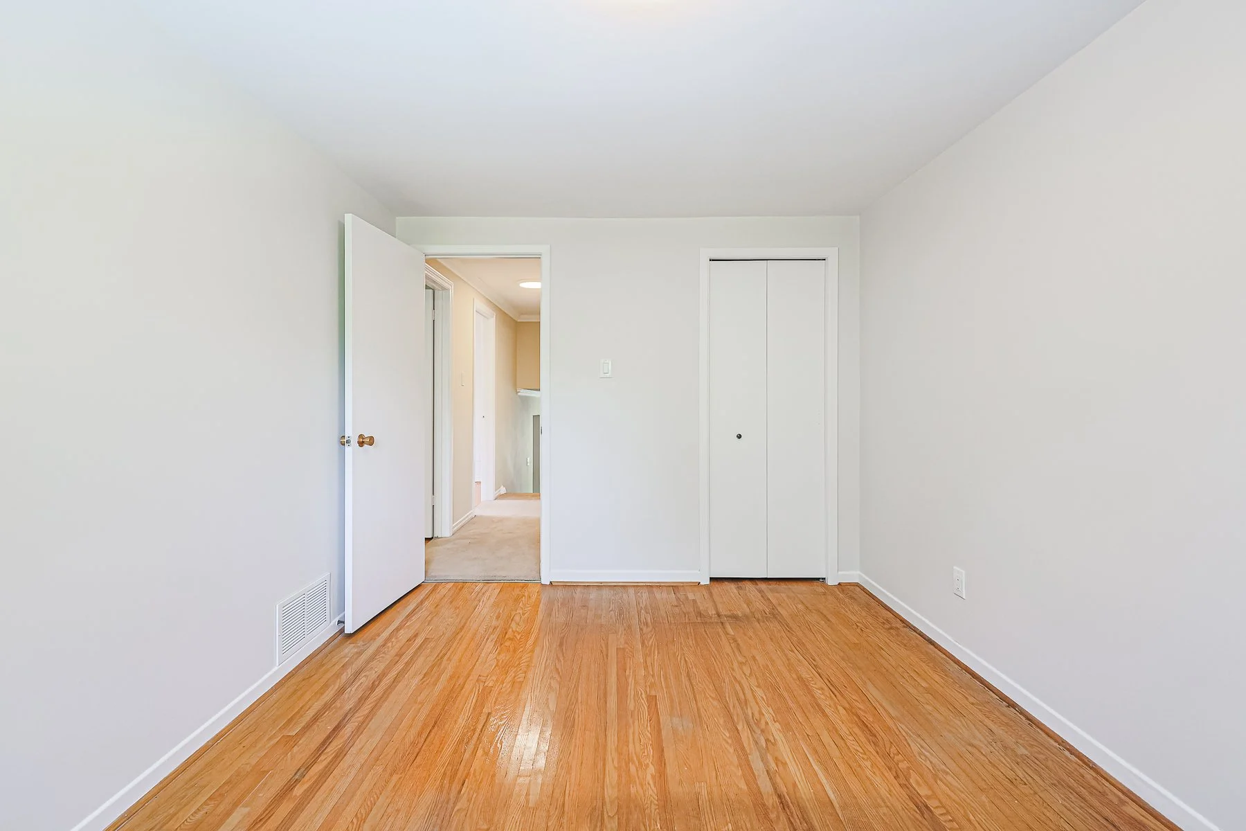 958 Fletcher Valley Crescent MLS-45.jpg